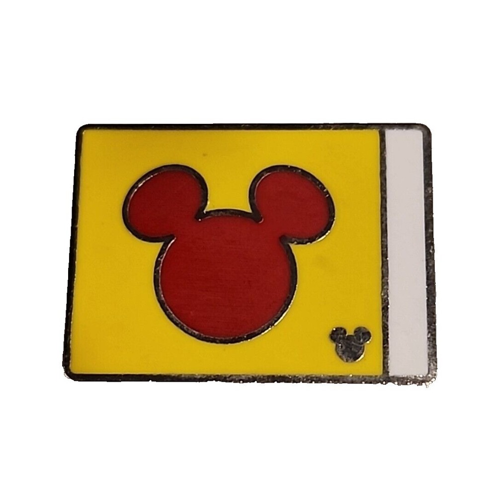 Disney Pin 75175 Yacht Club Resort Pillow WDW 2010 Hidden Mickey HM 4 of 5